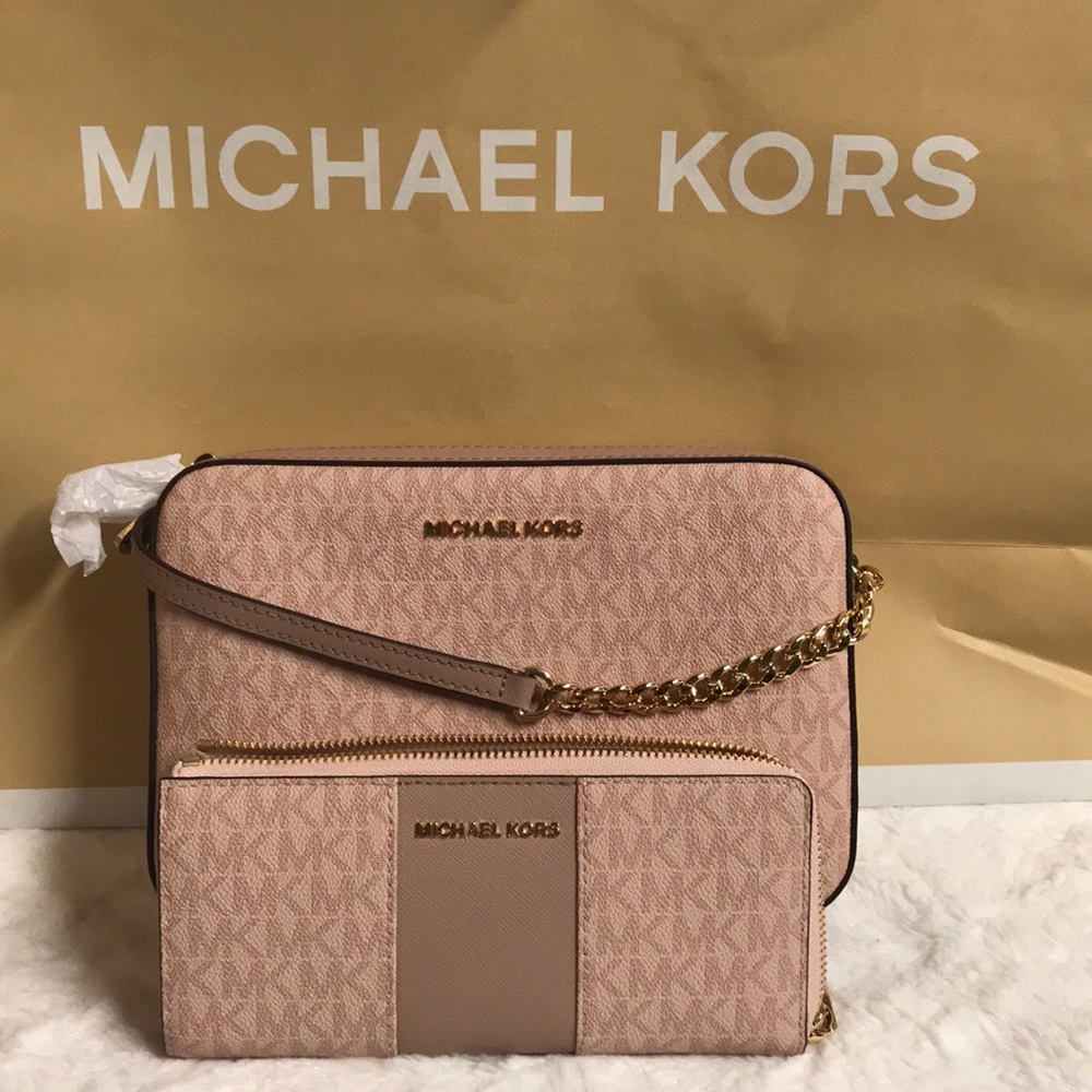 💯🆕Michael Kors crossbody/Wallet Fawn/Ballet💯🆕 - Picture 1 of 7